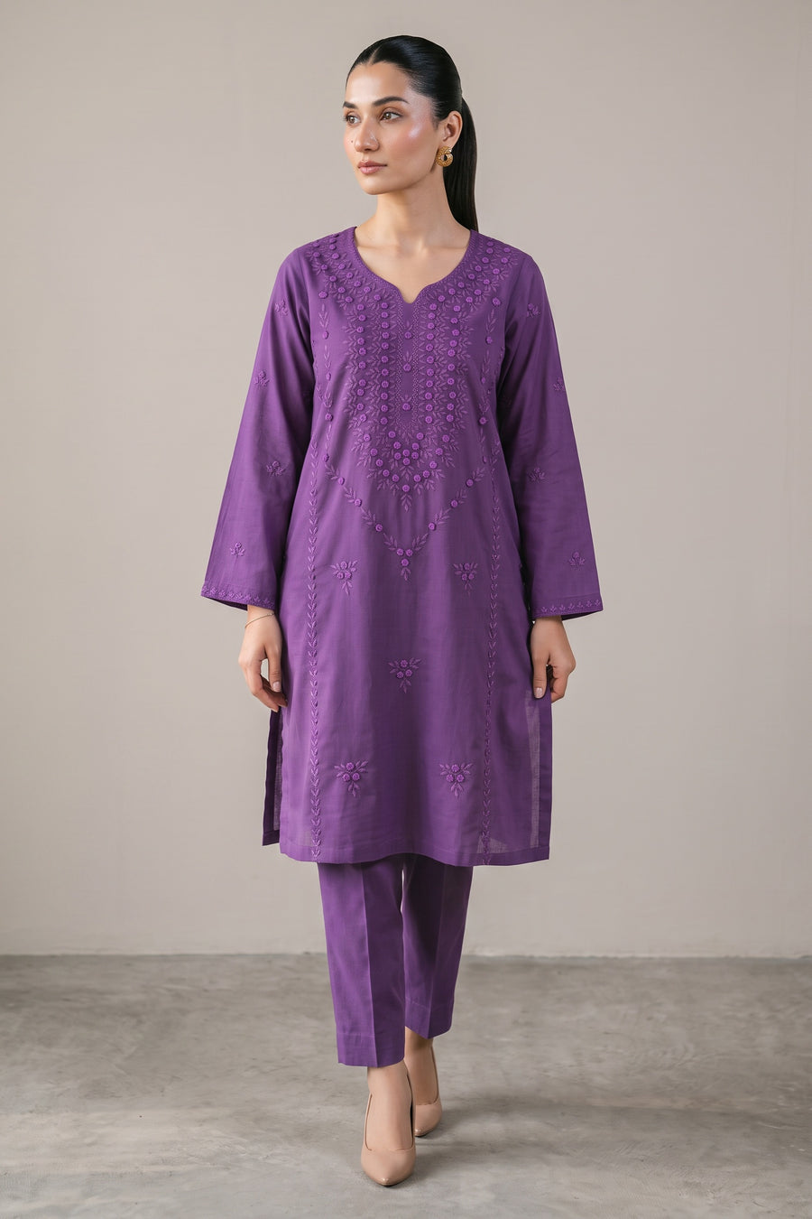Amethyst embroidered kurta set front view