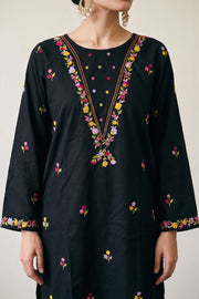 Black Embroidered Kurta Set - embroidery detail